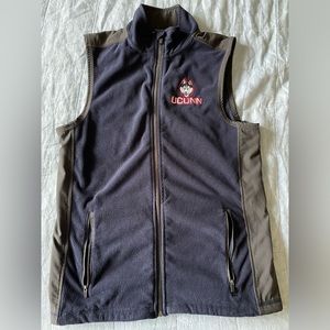 UConn Huskies vest small